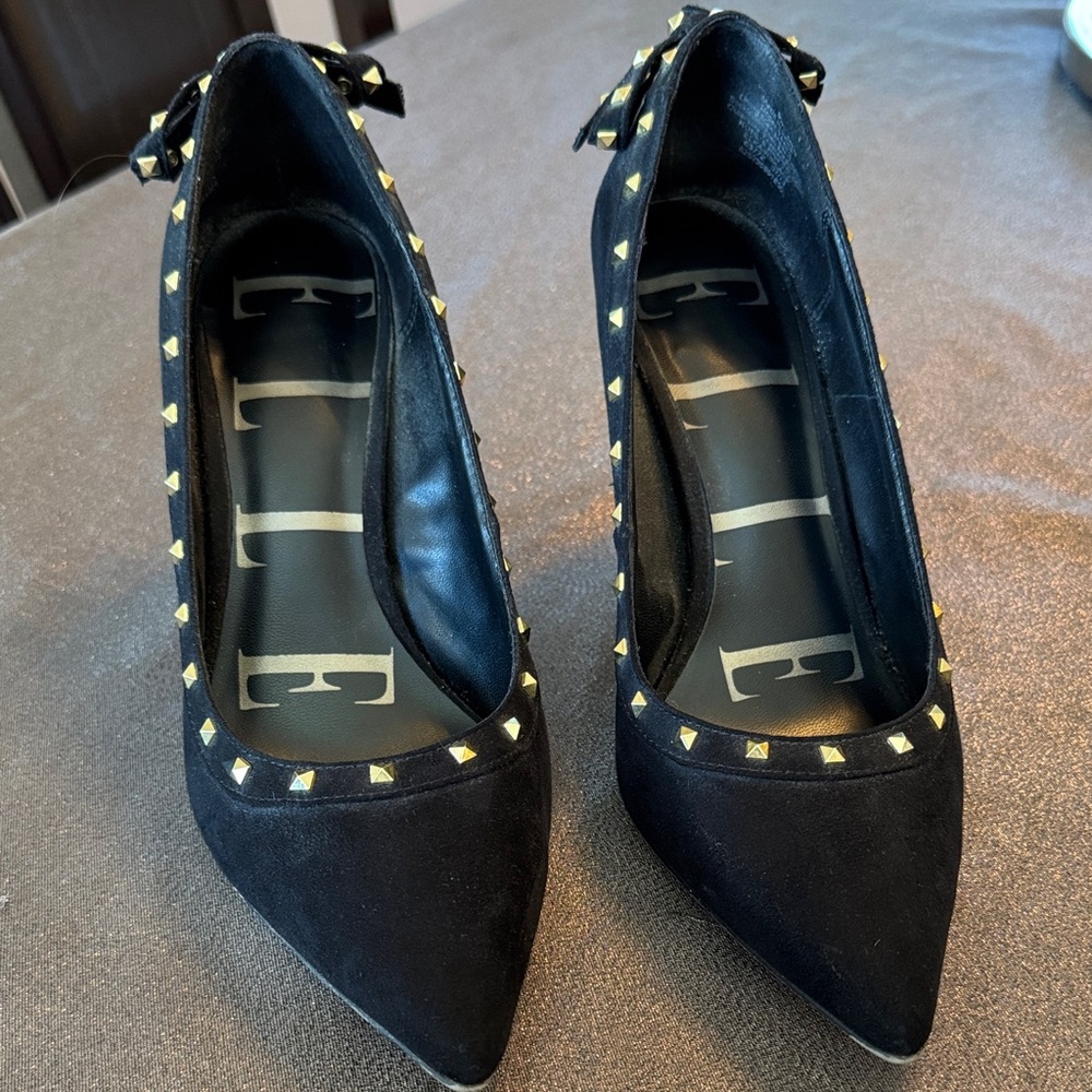 Sexy Elle Black Suede Pointed-Toe Pumps with Gold Stud Accents and Bow 🔥
